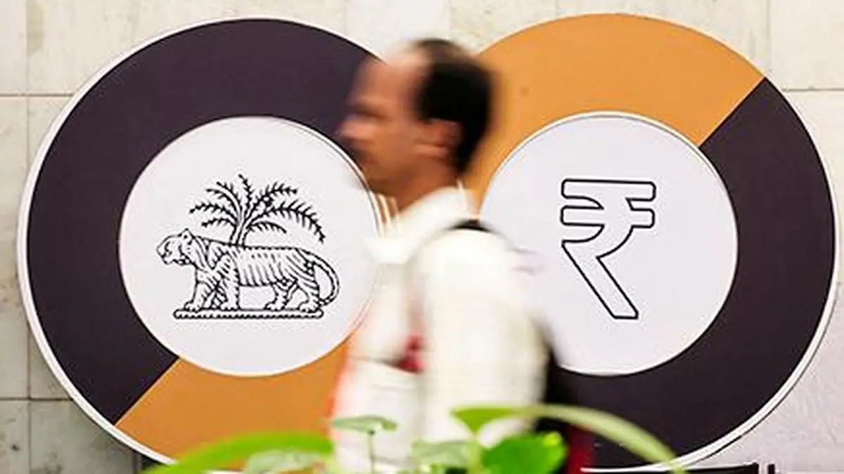 RBI holds talks with banks on ways to boost deposits