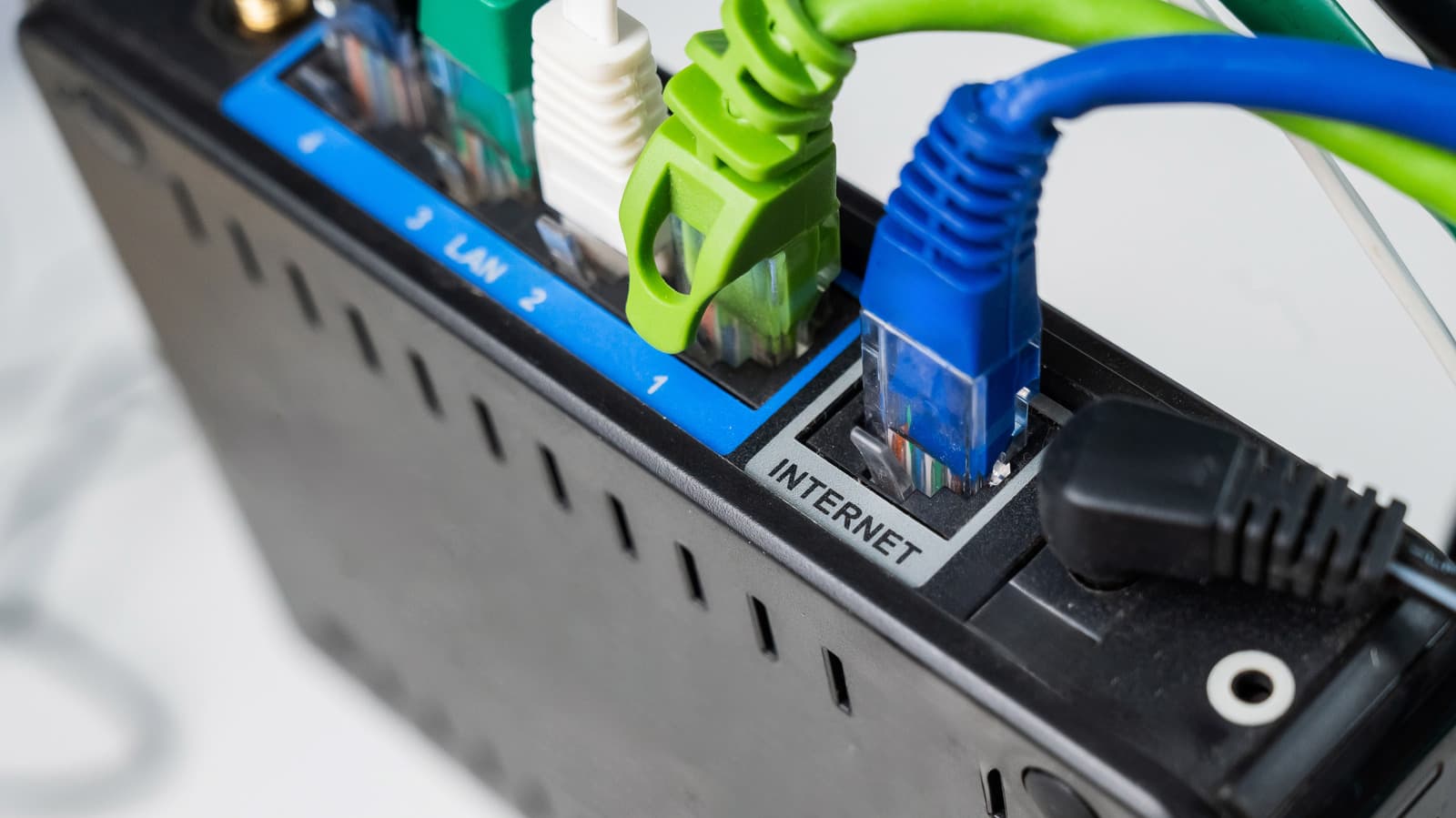 This $14 Gadget Lets You Add More Ethernet Ports To Your Router